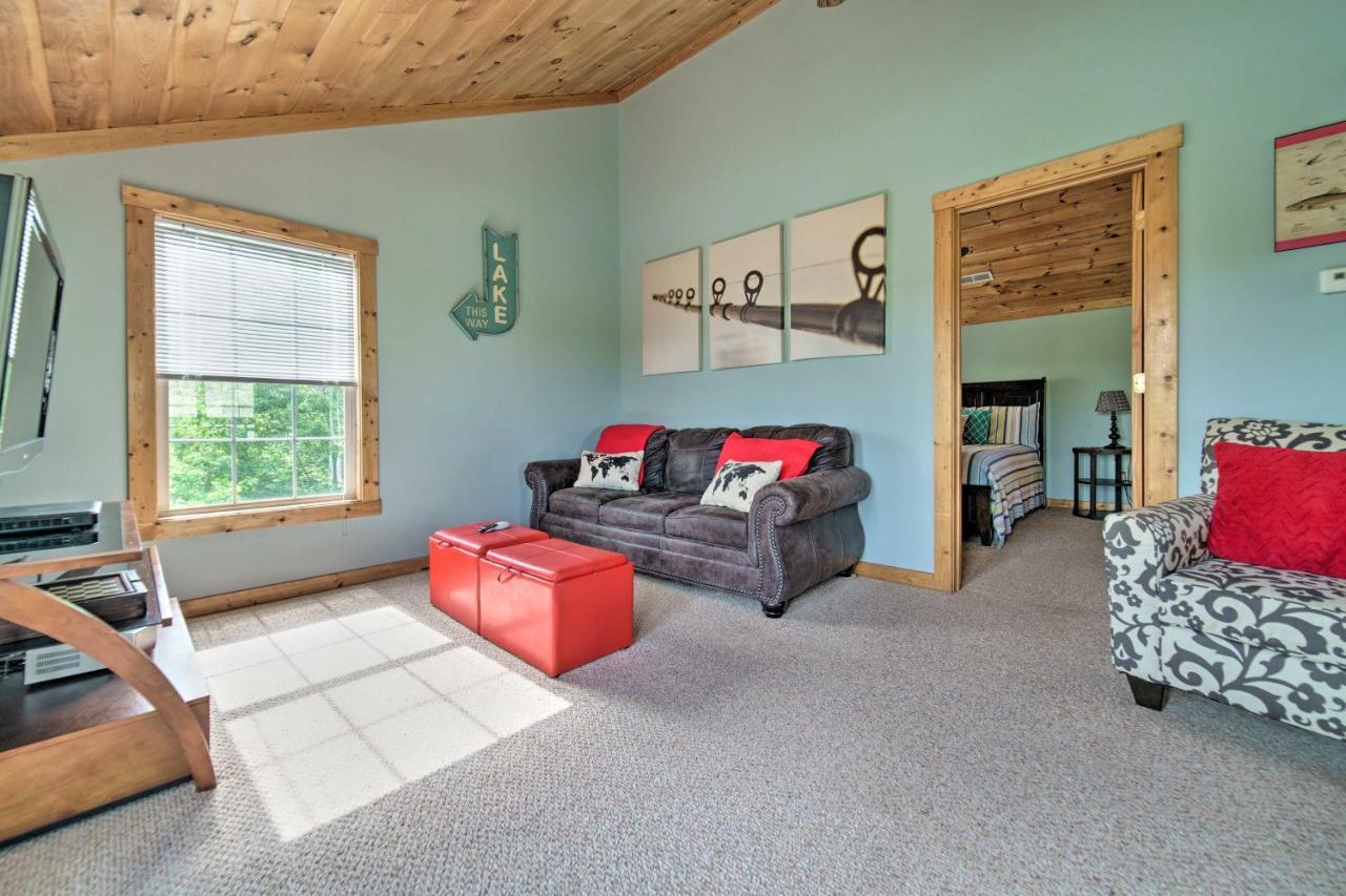 Sevierville Lake House With Deck And Foosball Table! ภายนอก รูปภาพ