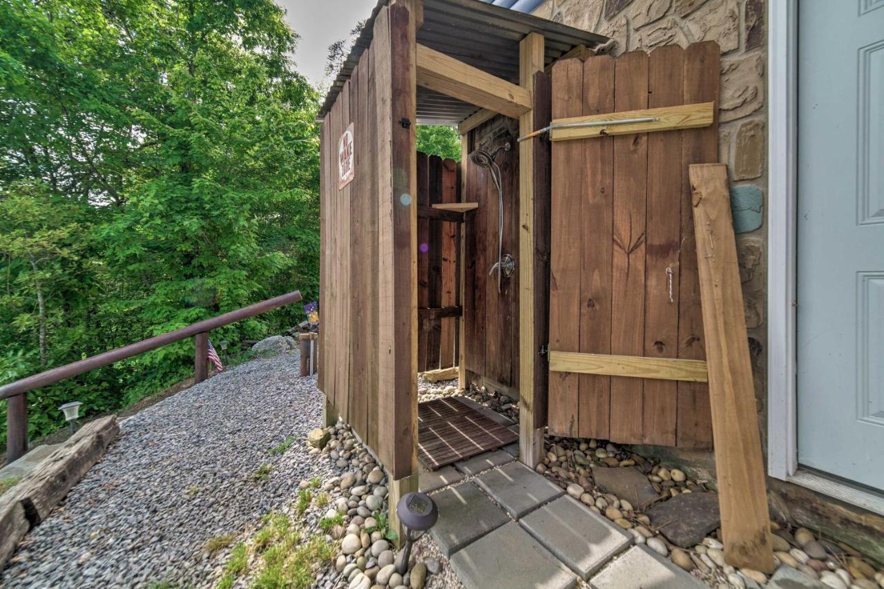 Sevierville Lake House With Deck And Foosball Table! ภายนอก รูปภาพ